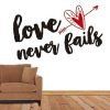 vinilo decorativo love never fails rojo